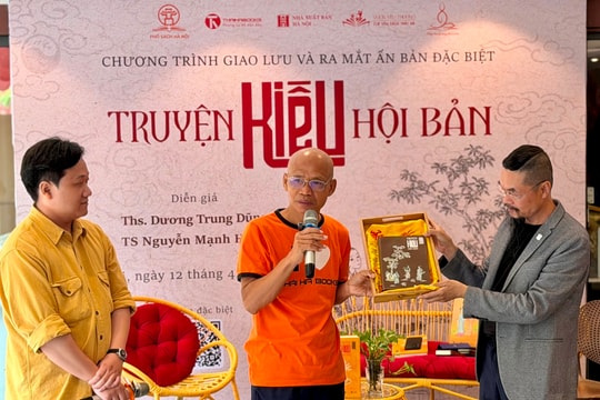“Truyện Kiều hội bản” có ấn bản đặc biệt bìa khảm trai