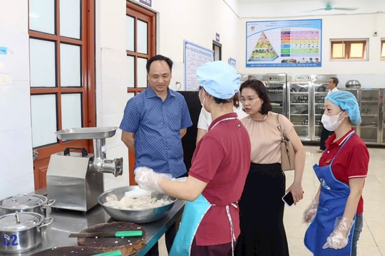Phú Xuyên: Chú trọng bảo đảm an toàn thực phẩm và phòng chống dịch bệnh trong môi trường học đường