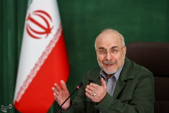 Iran phản ứng cứng rắn khi Mỹ chuẩn bị phong tỏa Eo biển Hormuz