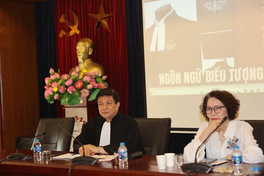 Trang phục của luật sư tại phiên tòa sẽ như thế nào?