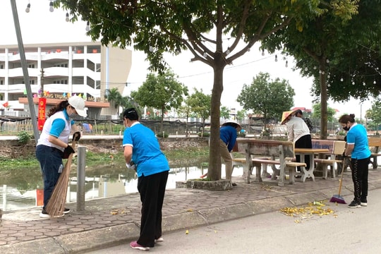Đồng bộ giải pháp tháo gỡ “điểm nghẽn” vệ sinh môi trường tại phường Tây Tựu