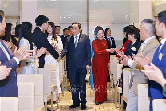 Chủ tịch Quốc hội Trần Thanh Mẫn gặp gỡ cộng đồng người Việt Nam tại Italia