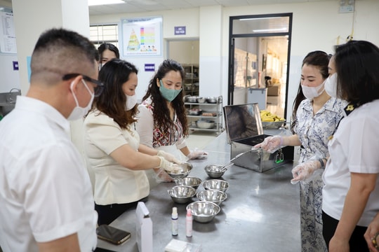 Siết chặt an toàn thực phẩm bếp ăn trường học