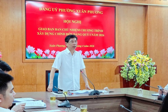 Phường Xuân Phương đẩy mạnh xây dựng Đảng gắn cải cách hành chính và chuyển đổi số