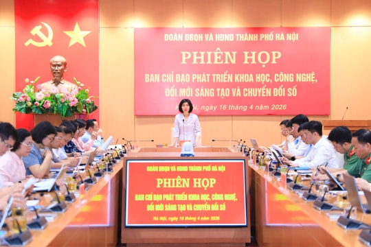 Chủ tịch HĐND thành phố Phùng Thị Hồng Hà: Chuyển đổi số phải nâng cao năng lực giám sát của HĐND