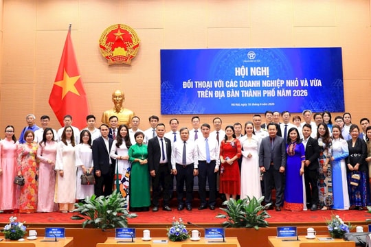 Chủ tịch UBND thành phố Hà Nội Vũ Đại Thắng đối thoại với các doanh nghiệp nhỏ và vừa