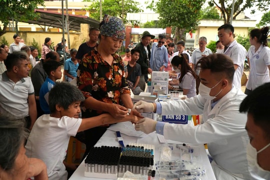 145 người khuyết tật ở Ứng Thiên được khám, cấp thuốc miễn phí
