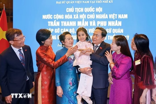 Chủ tịch Quốc hội Trần Thanh Mẫn gặp gỡ cộng đồng người Việt Nam tại Thổ Nhĩ Kỳ