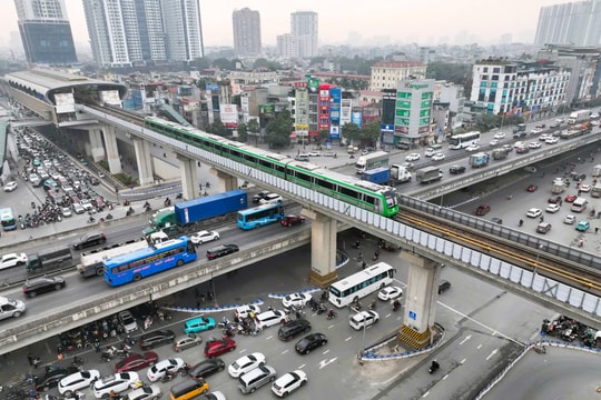 Gỡ “nút thắt” ùn tắc giao thông: Cần mô hình tích hợp và lộ trình khả thi cho bài toán lớn của Hà Nội