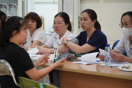 Phường Hoàng Liệt tổ chức khám sức khoẻ miễn phí cho người dân