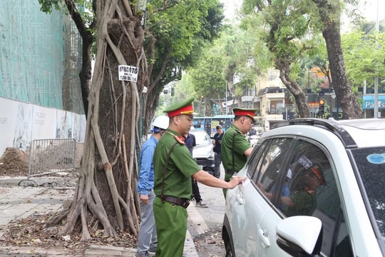 Công an phường Cửa Nam quyết liệt lập lại trật tự đô thị