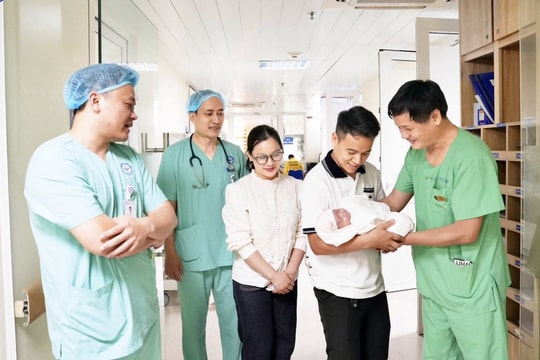 Bệnh viện Phụ sản Trung ương: Cứu sống bé sinh non 500gr sau 120 ngày điều trị