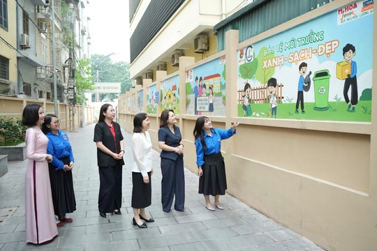 Tuổi trẻ phường Ô Chợ Dừa khánh thành công trình thanh niên "Tranh tường bích họa"