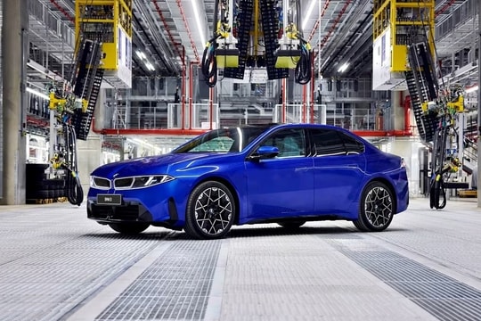 Doanh số ô tô điện BMW lao dốc do sụt giảm tại Mỹ và Trung Quốc