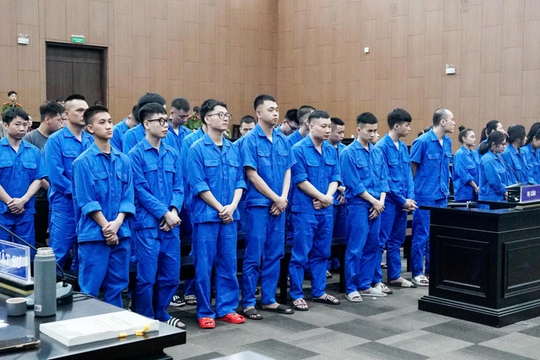 Tuyên án với nhóm bị cáo tổ chức “bay lắc” tại quán karaoke