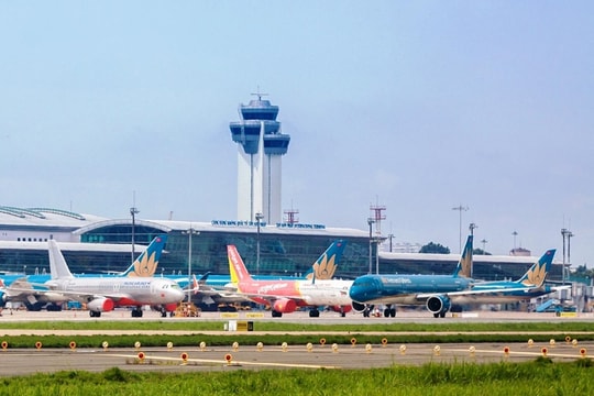 Tăng lượt cất, hạ cánh Sân bay quốc tế Tân Sơn Nhất dịp nghỉ lễ 30-4, 1-5