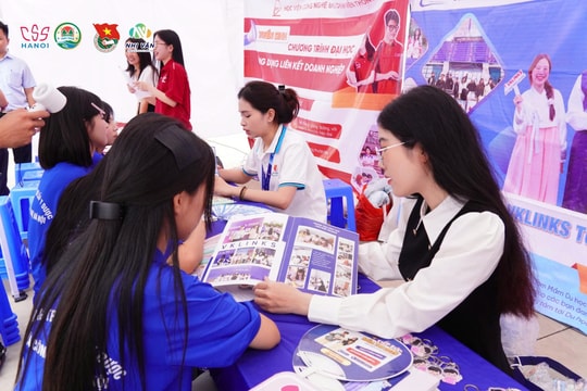 Ngày hội việc làm tại phường Tùng Thiện: Kết nối cơ hội nghề nghiệp cho thanh niên