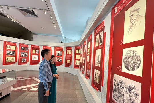 Trưng bày “156 hình tượng Lê-nin” tại Bảo tàng Hồ Chí Minh
