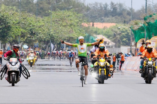 Trịnh Đức Tâm bứt tốc ngoạn mục, thắng chặng 18 Cúp Truyền hình TP Hồ Chí Minh 2026