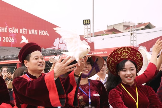 Bình Minh: Tái hiện nét đặc sắc trong lễ hội tưởng nhớ Đức Quốc Tổ Lạc Long Quân