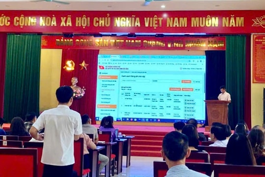 Đảng ủy xã Hòa Lạc: Tập huấn nghiệp vụ công tác văn phòng và ứng dụng công nghệ thông tin trong các cơ quan Đảng