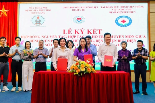 Phường Phương Liệt ký kết hợp tác về y tế, nâng cao chất lượng chăm sóc sức khoẻ nhân dân