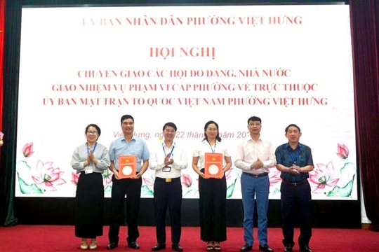 Việt Hưng chuyển giao Hội Người cao tuổi, Hội Chữ thập đỏ về MTTQ Việt Nam phường