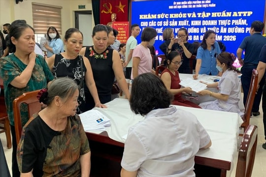 Phường Ba Đình: Hơn 1.000 nhân viên cơ sở sản xuất, kinh doanh thực phẩm được khám sức khỏe
