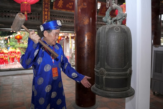 Những "người giữ lửa" lễ hội chùa Láng