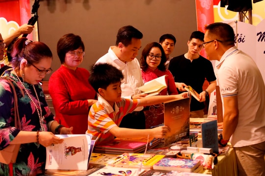 Phường Cửa Nam “đánh thức” di sản trên trang sách