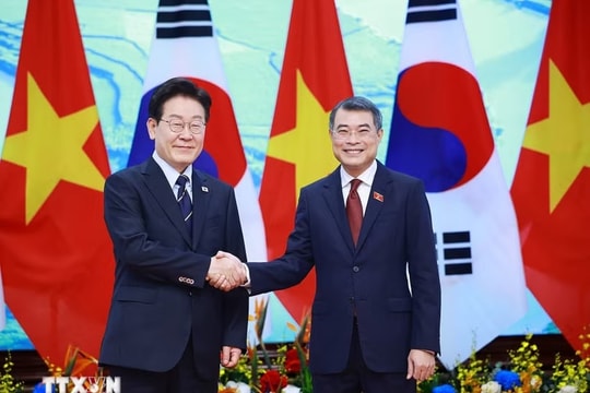 Thủ tướng Lê Minh Hưng hội kiến Tổng thống Hàn Quốc Lee Jae Myung