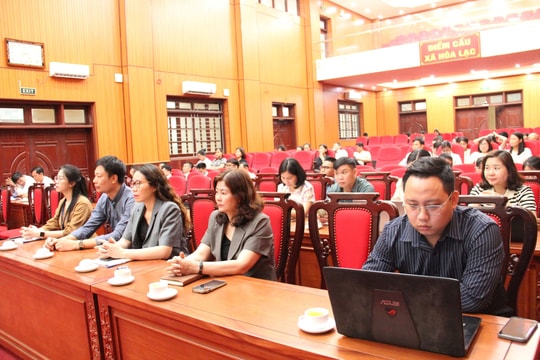 Xã Hòa Lạc: Tập huấn sử dụng nền tảng “HanoiWork” cho cán bộ, công chức, viên chức, người lao động