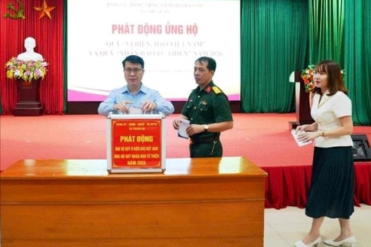 Cán bộ, nhân dân xã Thuận An hướng về biển, đảo thân yêu