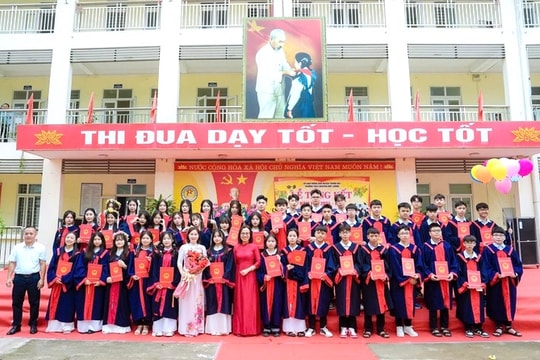 Nữ hiệu trưởng tận tâm vì sự phát triển nhà trường ở Dân Hòa