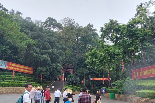 Hà Nội mưa dông cuối kỳ nghỉ Giỗ tổ Hùng Vương