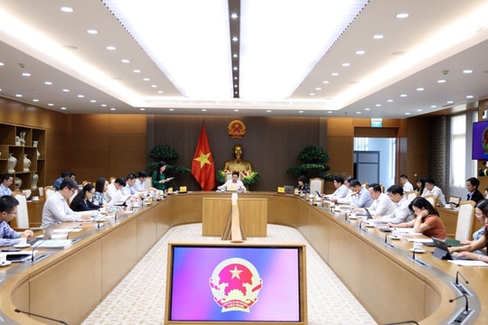 Phó Thủ tướng Nguyễn Văn Thắng: Khẩn trương đưa Trung tâm Tài chính quốc tế vào vận hành