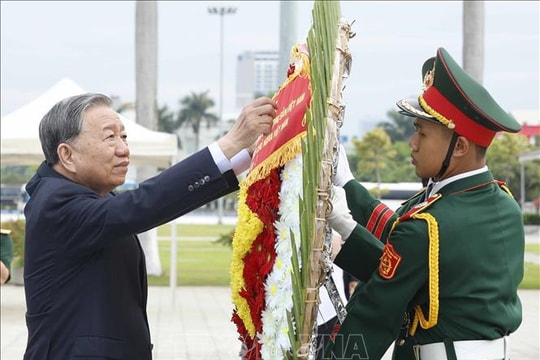 Tổng Bí thư, Chủ tịch nước Tô Lâm dâng hương tưởng niệm các Anh hùng liệt sĩ tại thành phố Đà Nẵng