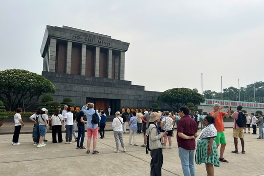 Hà Nội: Thu hút đông khách trải nghiệm, tham quan trong kỳ nghỉ Giỗ Tổ