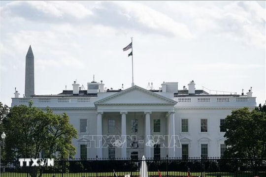 Nổ súng tại Nhà Trắng, Tổng thống Mỹ D.Trump phải sơ tán