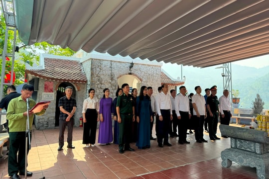 Người "gác đền" thầm lặng và hành trình tri ân nơi biên cương