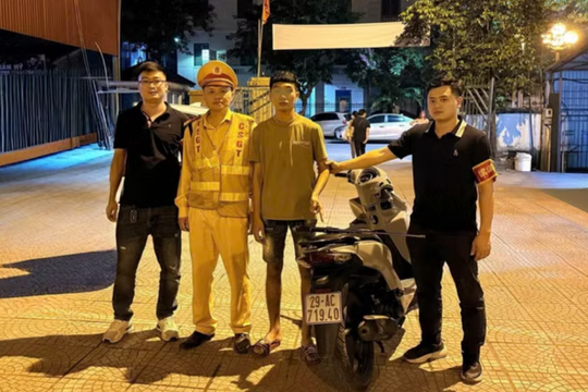 141 Hà Nội kịp thời ngăn chặn thanh niên mang dao, gậy ba khúc ra đường để “tự vệ”