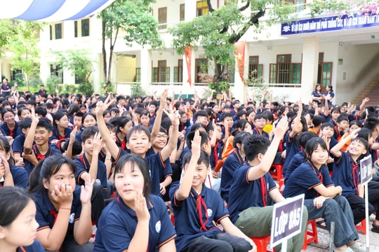 Học sinh xã Chương Dương học cách nhận diện tin giả, lừa đảo trực tuyến