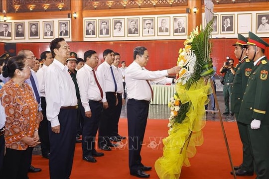 Chủ tịch Quốc hội Trần Thanh Mẫn tri ân các Anh hùng liệt sĩ, người có công tại tỉnh An Giang