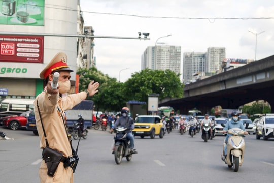 Cảnh sát giao thông Hà Nội chủ động điều tiết, giao thông ổn định trước kỳ nghỉ lễ