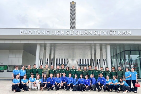 Xã Ngọc Hồi tổ chức về nguồn, giáo dục truyền thống nhân kỷ niệm Ngày Giải phóng miền Nam 30/4