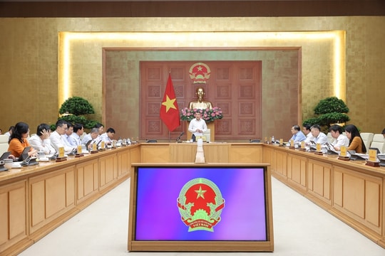 Thủ tướng: Điều hành tỷ giá, lãi suất, tín dụng gắn với mục tiêu tăng trưởng 2 con số