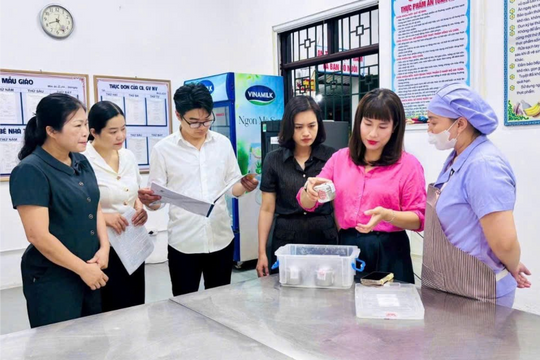 Xã Đan Phượng: Tổ chức ký cam kết bảo đảm an toàn thực phẩm trên địa bàn