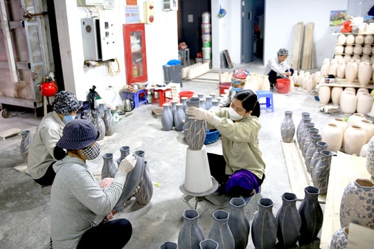 Xây dựng hệ sinh thái cho làng nghề Hà Nội: Gắn bảo tồn với phát triển bền vững, hiện đại