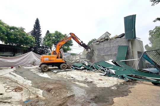 Cần quyết liệt xử lý vi phạm, trả lại sự thông thoáng cho dòng chảy sông Nhuệ