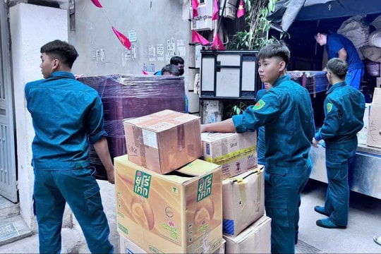 Phường Yên Hòa: Khi "Sao vuông" sát cánh cùng nhân dân di dời tài sản